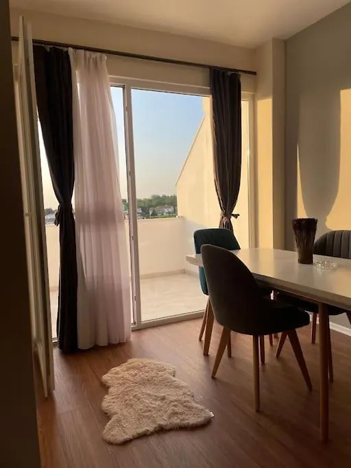 Apartment Lovely Access 2 Tirana